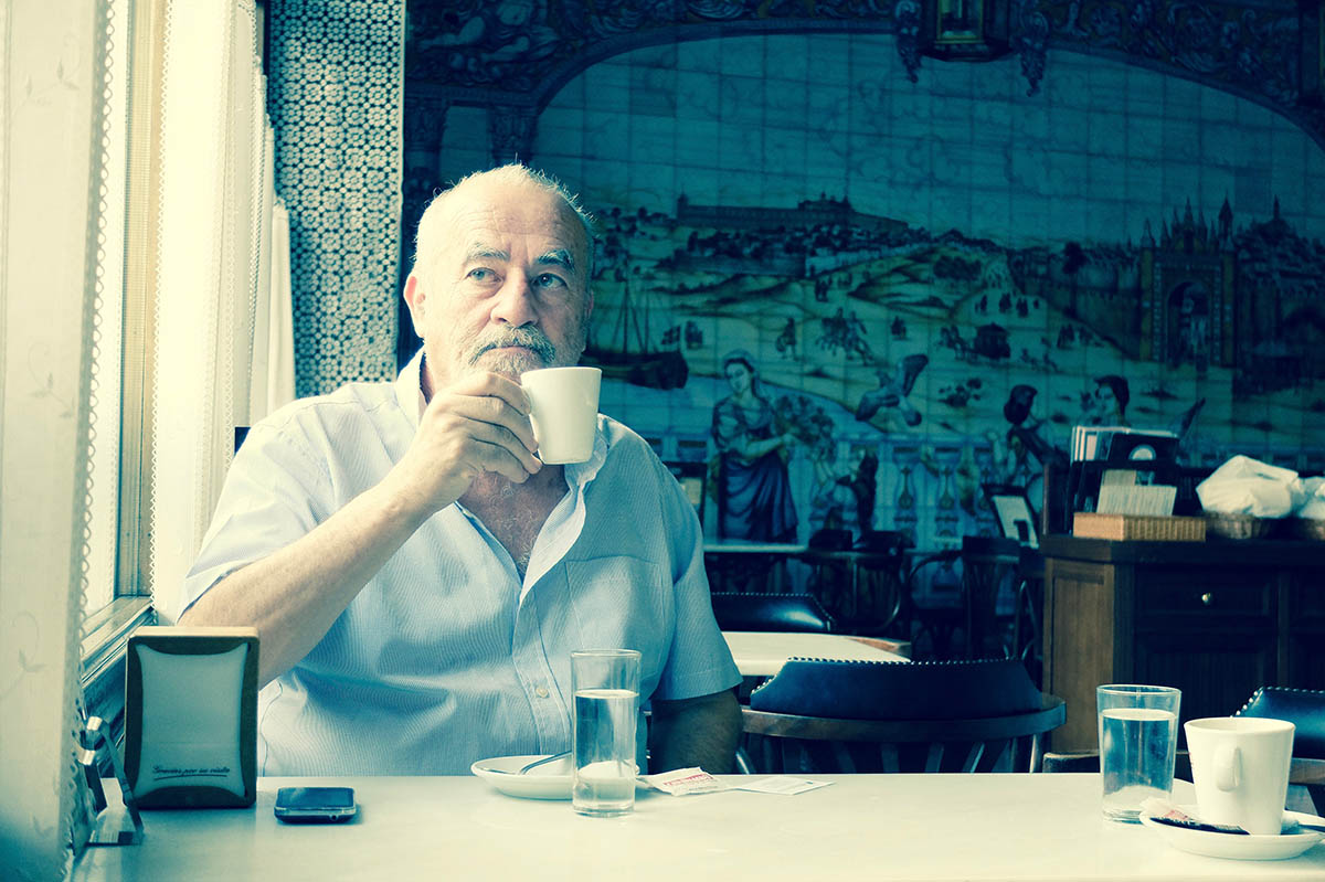 José Luis Ortiz Nuevo atendió a Siete Revueltas en el Bar Plata de Sevilla. Foto: perezventana